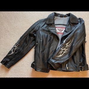 Women’s Size Large First Gear Black Leather Motorcycle Jacket.